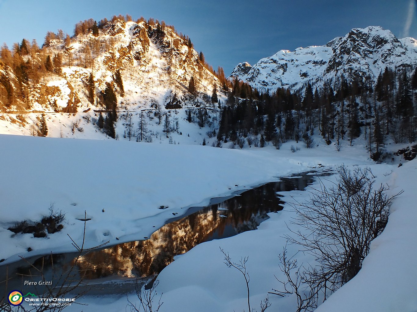 86 riflessi di luci e colori a Pra' del lac.JPG